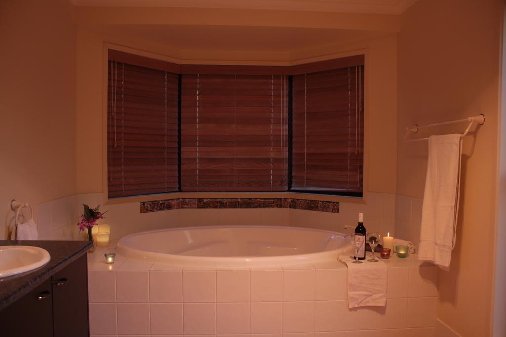 Noosa Edge Nudist Retreat Bed and Breakfast Doonan Εξωτερικό φωτογραφία