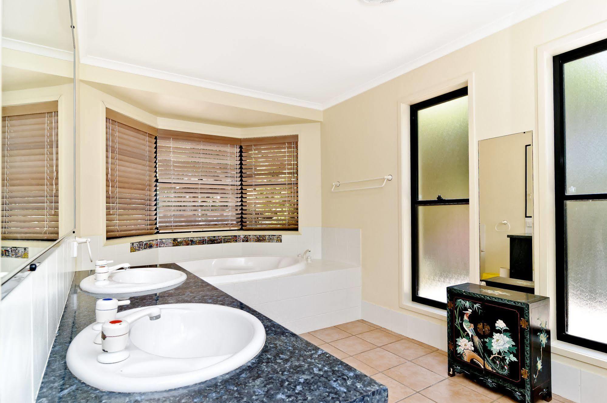 Noosa Edge Nudist Retreat Bed and Breakfast Doonan Εξωτερικό φωτογραφία